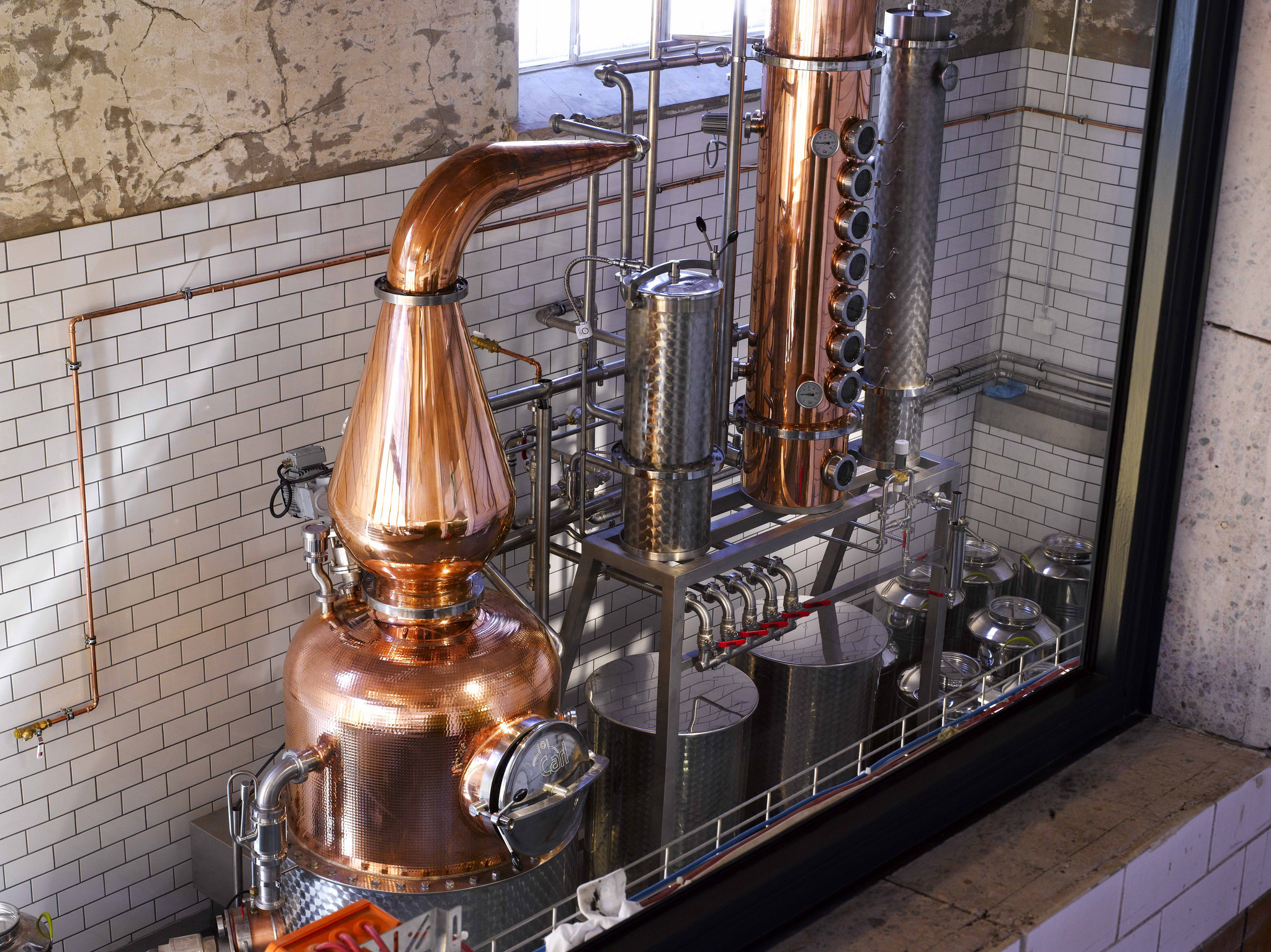 Biokaasulla toimiva höyryntuotanto Helsinki Distilling Companyn tislaamolla